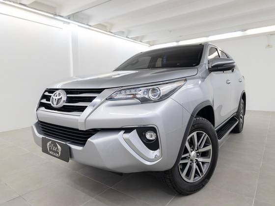 TOYOTA HILUX SW4 2.8 SRX 4X4 16V TURBO INTERCOOLER DIESEL 4P AUTOMÁTICO TOYOTA HILUX SW4 2.8 SRX 4X4 16V TURBO INTERCOOLER DIESEL 4P AUTOMÁTICO